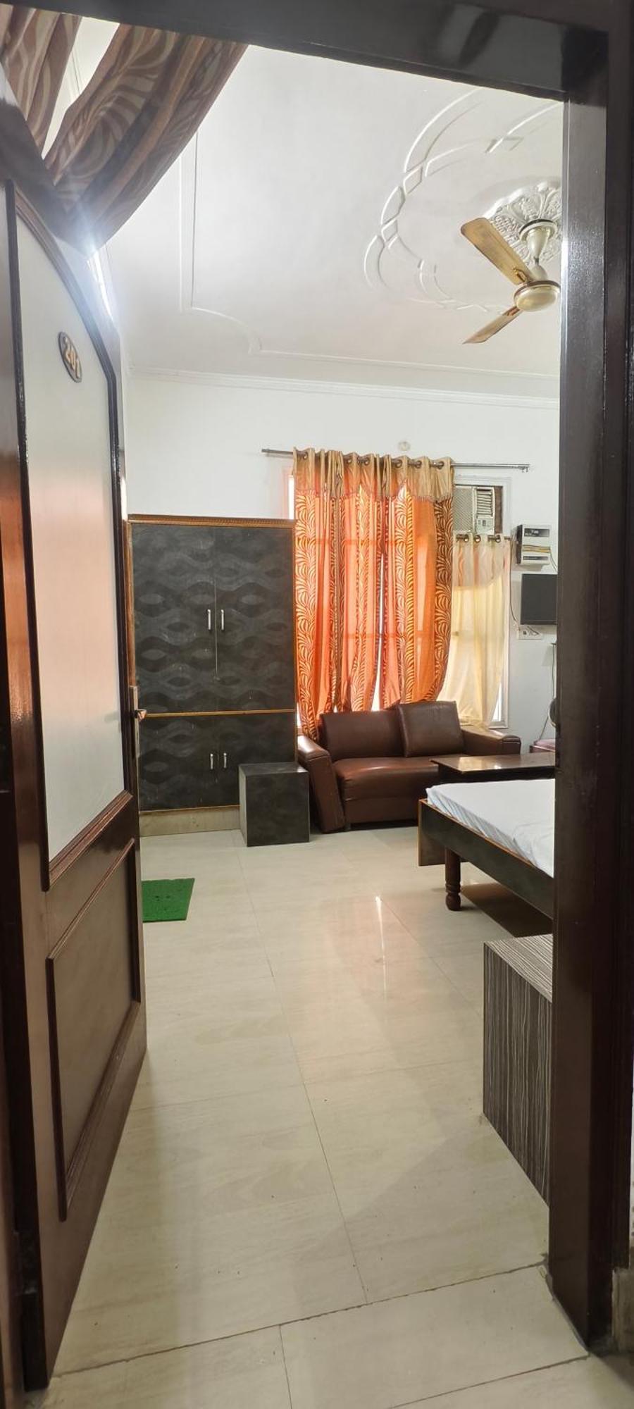 Surya Hotel Sirsa Eksteriør bilde