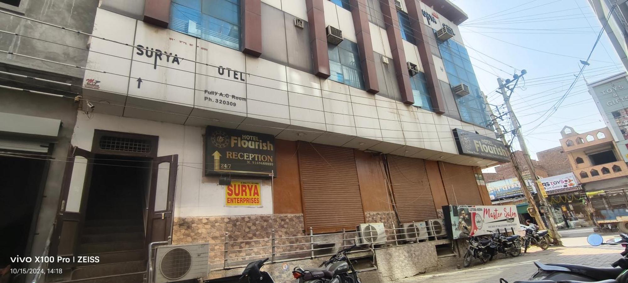 Surya Hotel Sirsa Eksteriør bilde